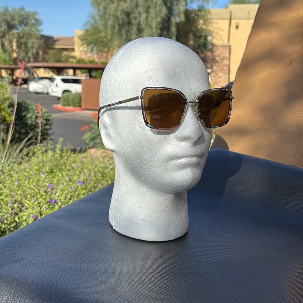 Cosmopolitan Frames - image 7